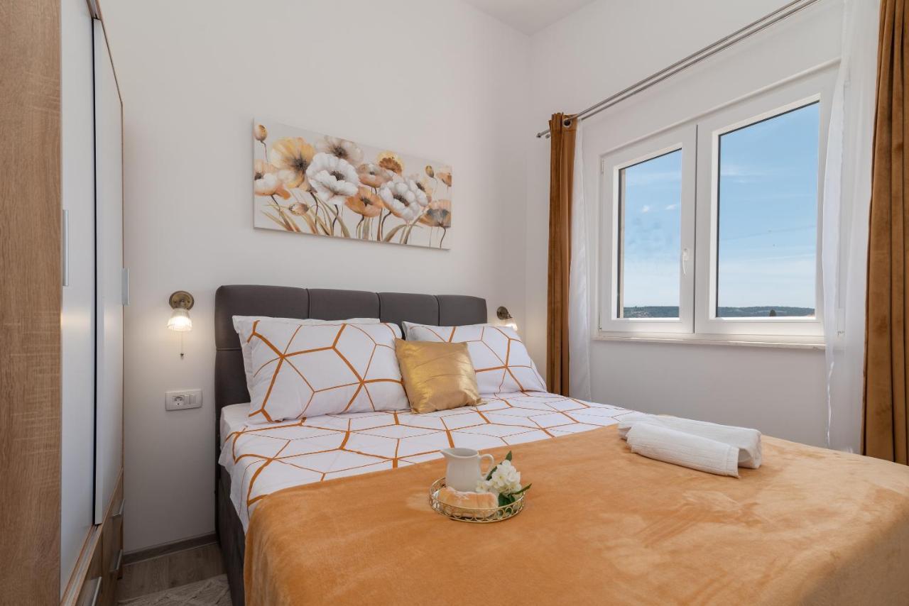 Amazing Sea View Apartment- Romantica Kaštel Štafilić エクステリア 写真