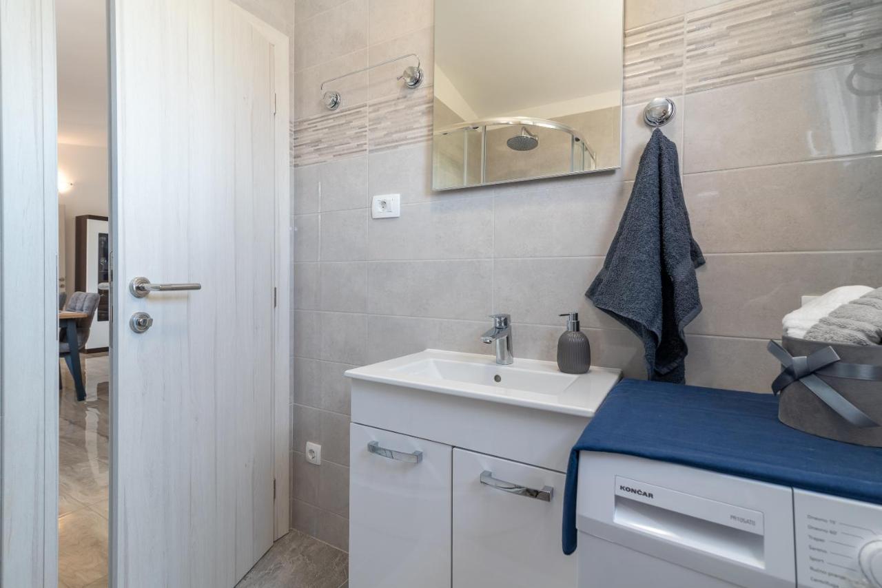 Amazing Sea View Apartment- Romantica Kaštel Štafilić エクステリア 写真