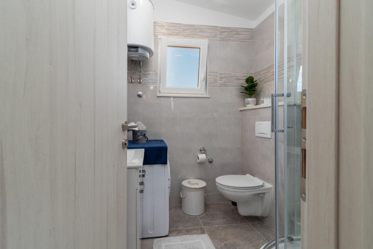 Amazing Sea View Apartment- Romantica Kaštel Štafilić エクステリア 写真