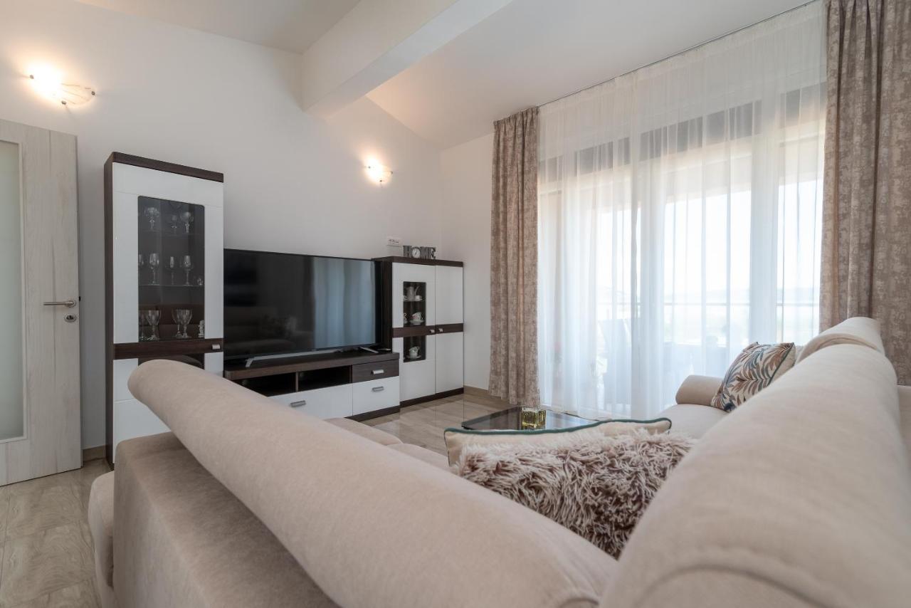 Amazing Sea View Apartment- Romantica Kaštel Štafilić エクステリア 写真