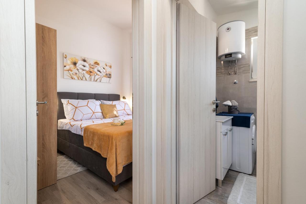 Amazing Sea View Apartment- Romantica Kaštel Štafilić エクステリア 写真