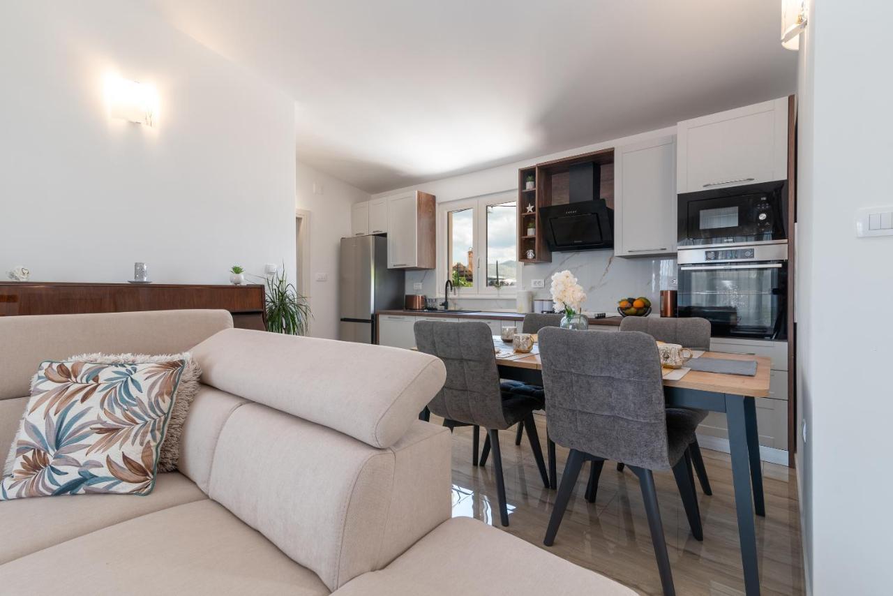 Amazing Sea View Apartment- Romantica Kaštel Štafilić エクステリア 写真